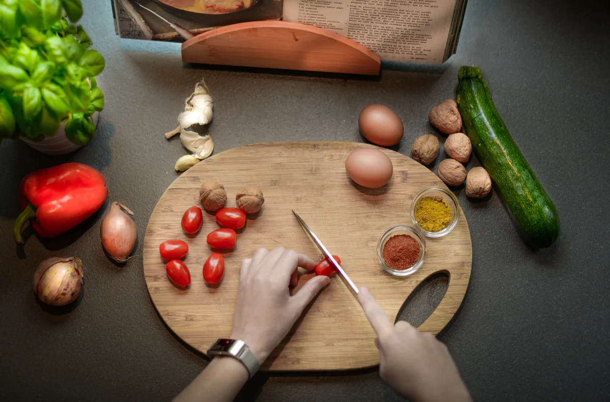Marco Bellandi at work in the kitchen (illustrative photo)
